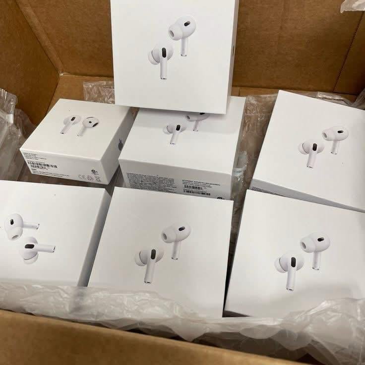 AirPod Max & AirPod Pro pallet